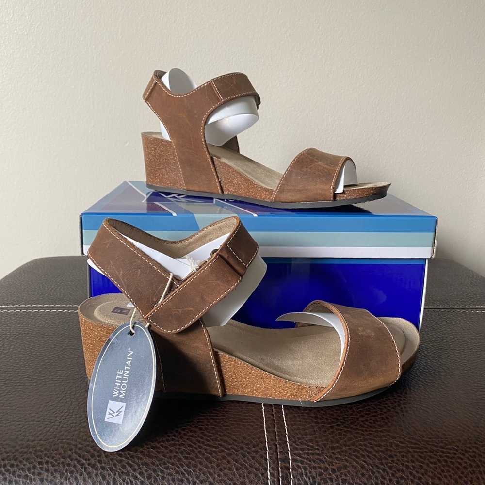 White Mountain Haines Wedge Sandals, Brown Nubuck, Women’s Size 8.5M